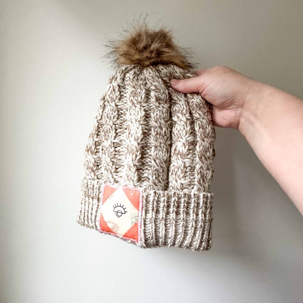 Chunky Oat Knit Toque with Custom Quilt Block & Sherpa Fleece Lining - Picture 5 of 9